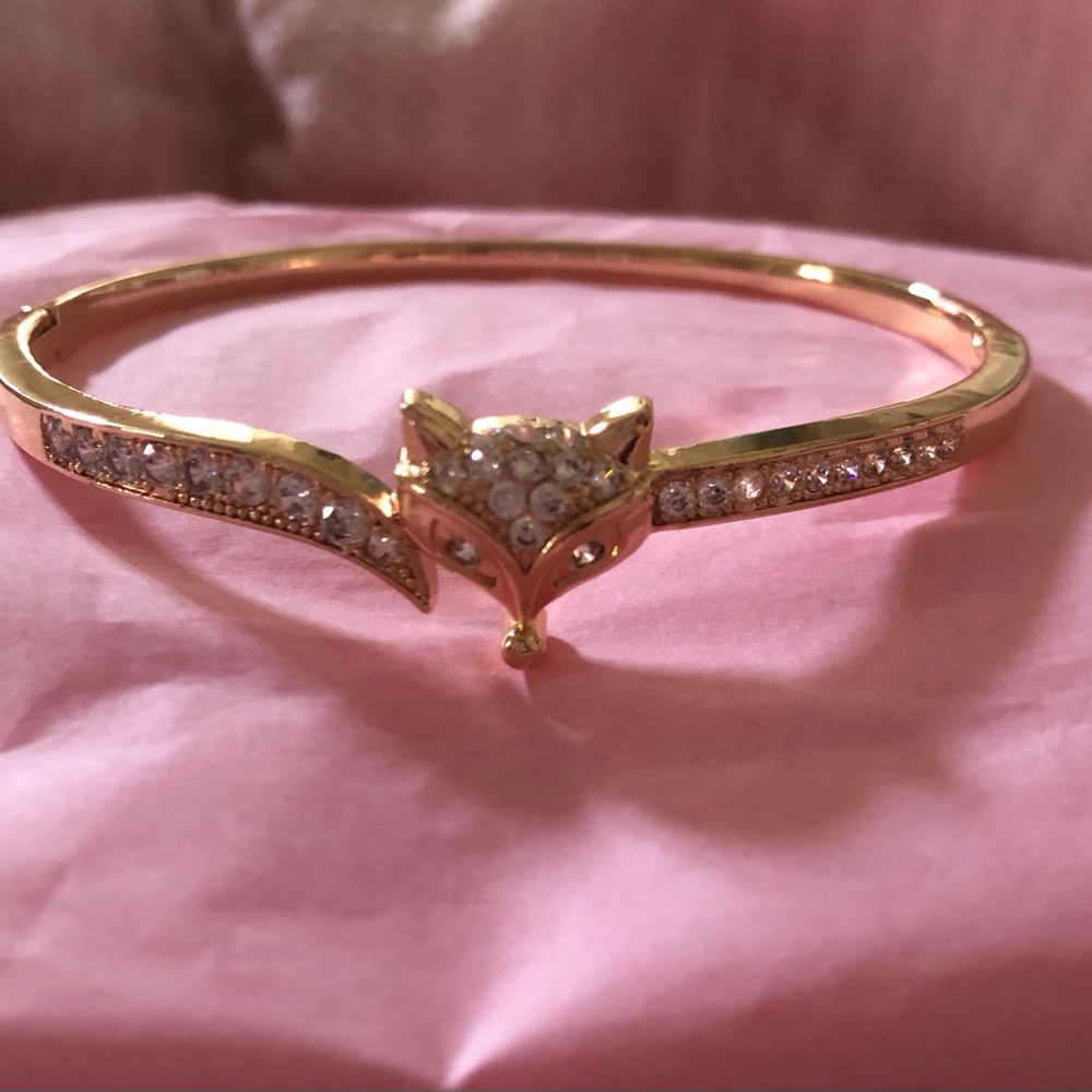 NWOT Gold Fox Bracelet